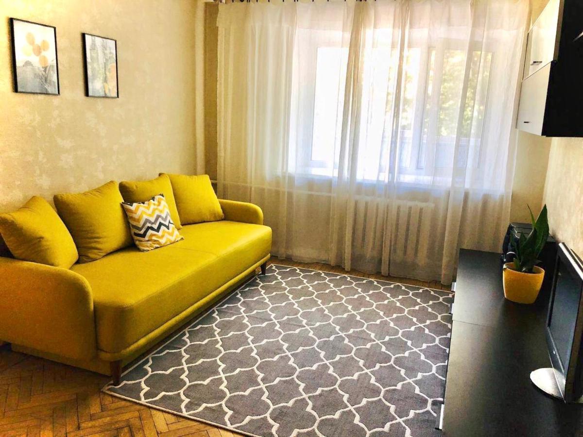 Sunflower Apartment Near Kiev Airport & Railway Station & Center City! Екстер'єр фото