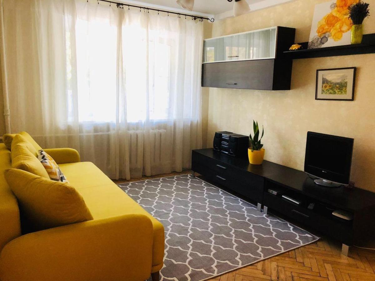 Sunflower Apartment Near Kiev Airport & Railway Station & Center City! Екстер'єр фото