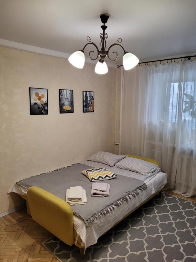 Sunflower Apartment Near Kiev Airport & Railway Station & Center City! Екстер'єр фото