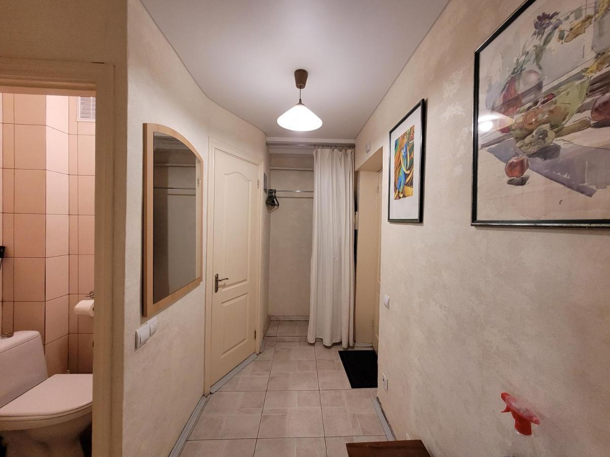 Sunflower Apartment Near Kiev Airport & Railway Station & Center City! Екстер'єр фото